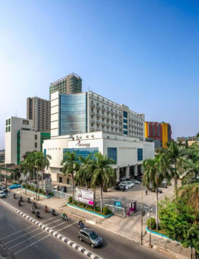 Отель Orchardz Hotel Industri Jakarta  Джакарта
